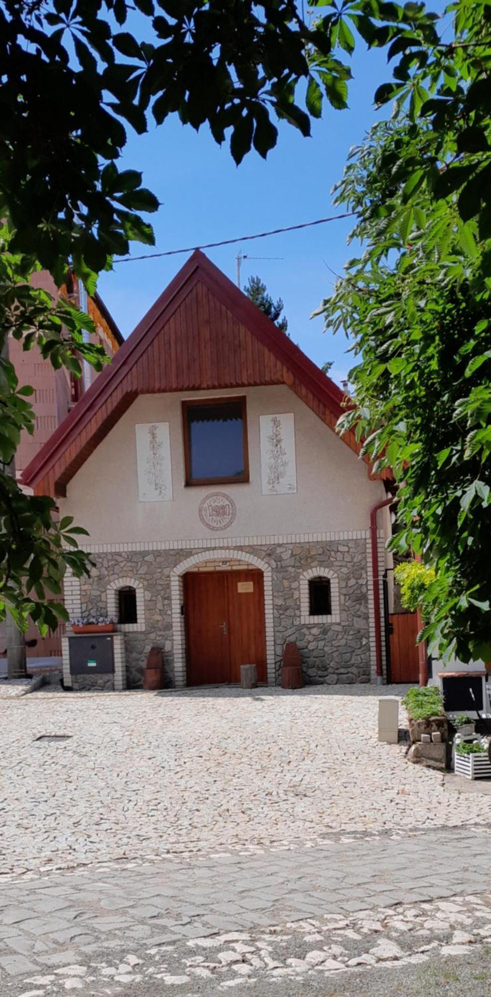 Ubytovani Na Sklepe U Prochazku Pouzdrany Exterior foto