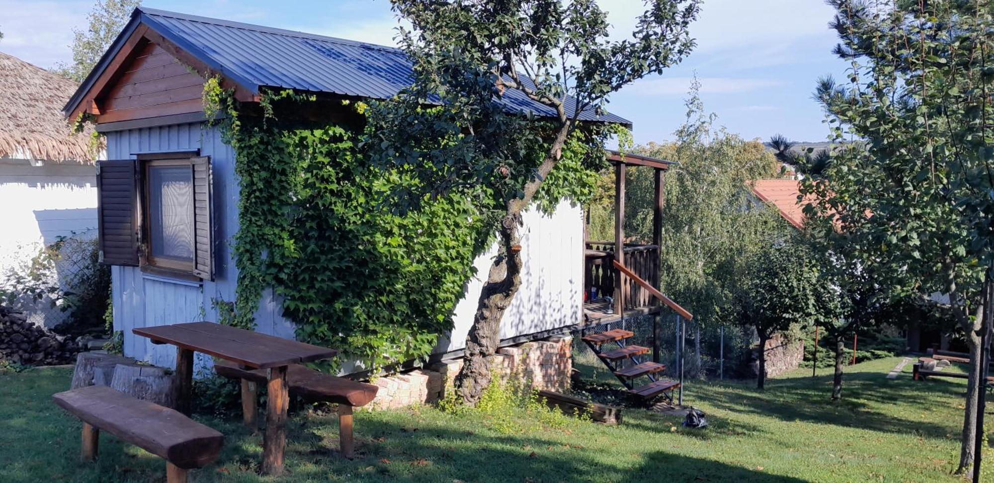 Ubytovani Na Sklepe U Prochazku Pouzdrany Exterior foto